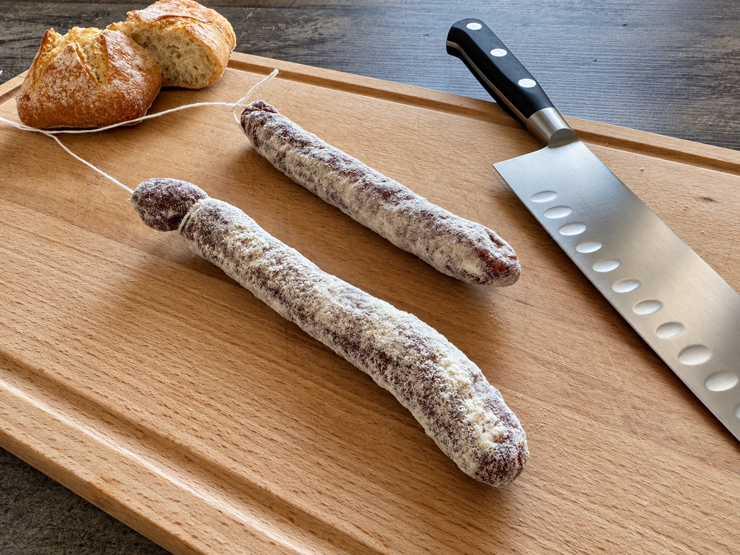 Merguez séchées tranchées non coupée